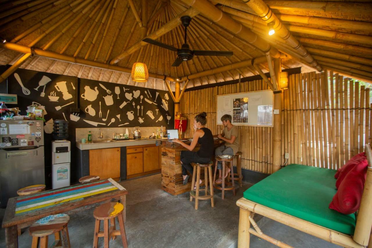 Salty Shakas Bamboo Stay Canggu Exterior foto